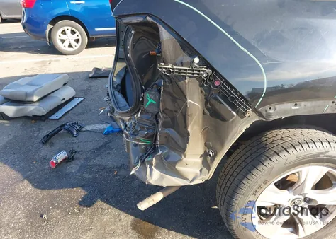 2019 Toyota Rav4 Xle z USA, uszkodzony, nr VIN JTMP1RFVXKJ013869